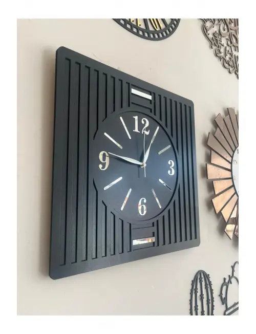 MODERN ŞIK LÜKS ÇİZGİ DESENLİ AYNA PLEKSİ SİYAH GÜMÜŞ KARE DUVAR SAATİ DEKORATİF EV AKSESUARI 40X40