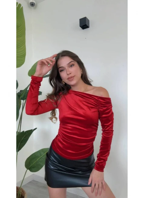 Kırmızı